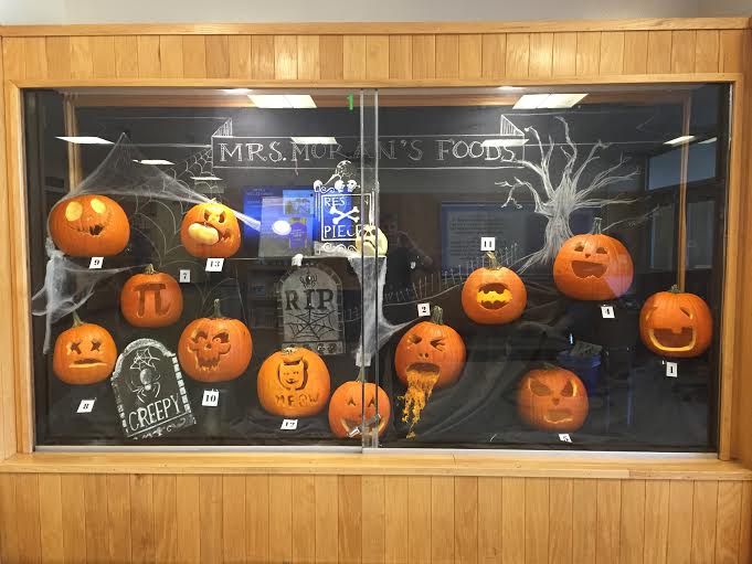 Foods For Today Class Holds Pumpkin Carving Contest